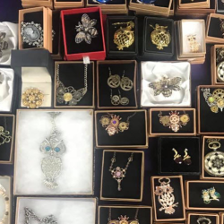 Jewelries