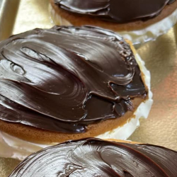 Boston Whip Cream Pies