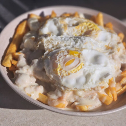 Breakfast Poutine