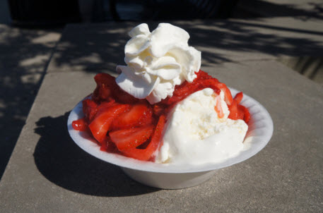 Event/ National Strawberry Festival
