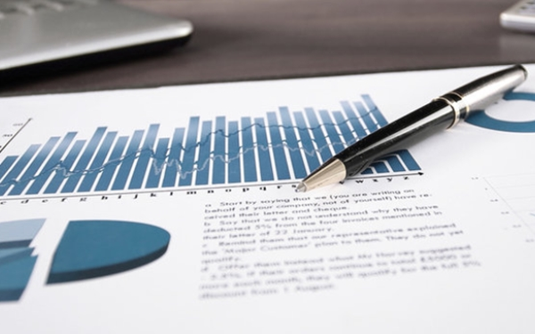 Federal Employee Financial Analysis
