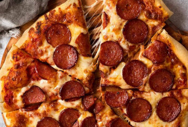 MAKE-AT-HOME PIZZA KITS