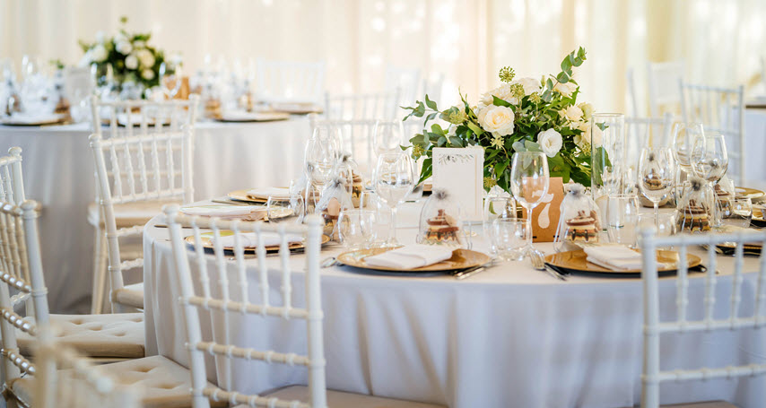 Tables & Seating