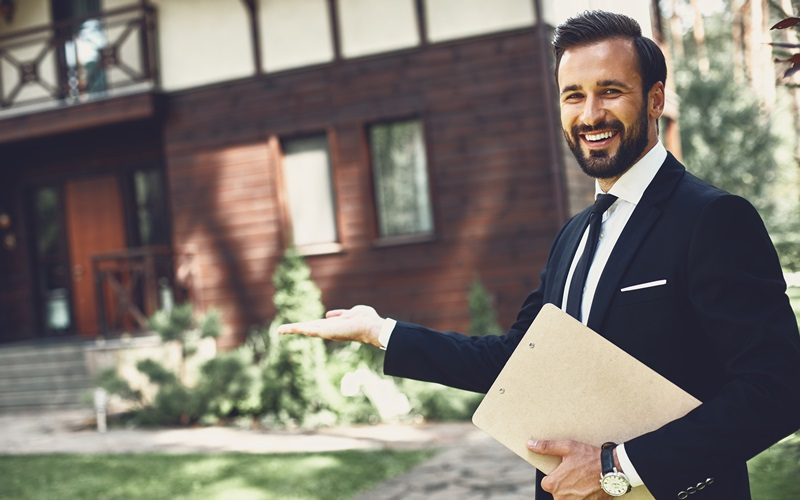 LOAN OFFICER