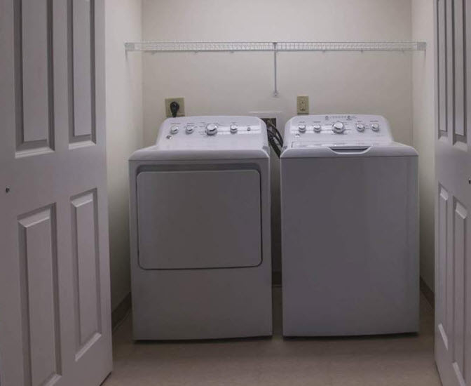 Full-Size Washer/Dryer Included