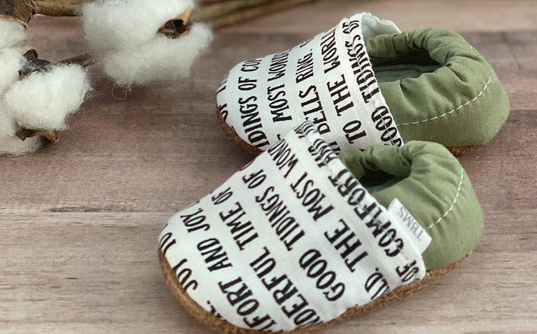 CHRISTMAS LOW TOP MOCCASINS