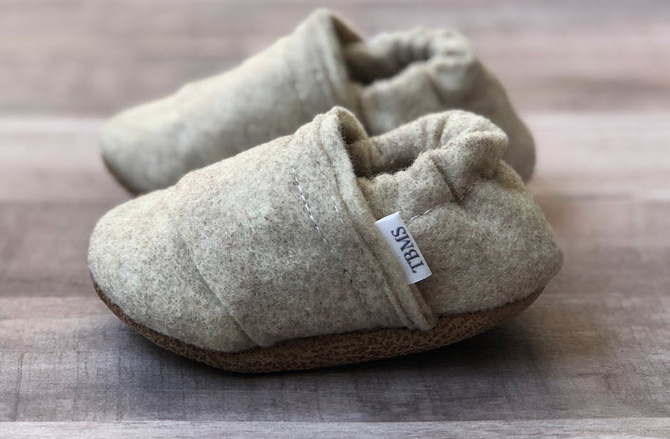 FELT MOCCASINS