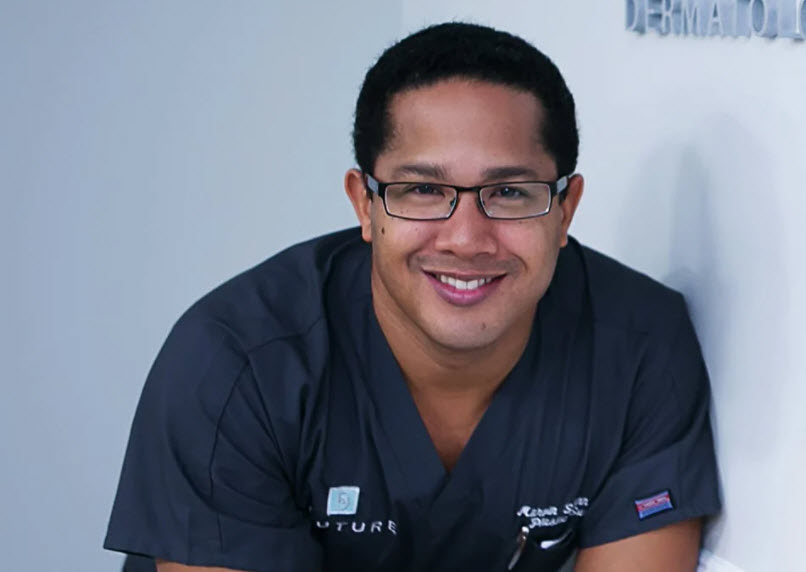 Plastic surgeon specialist