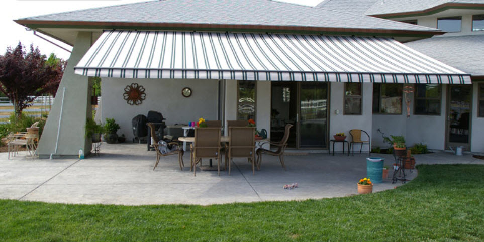 RETRACTABLE AWNINGS
