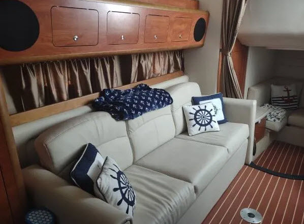 Express Cruiser Low Hours