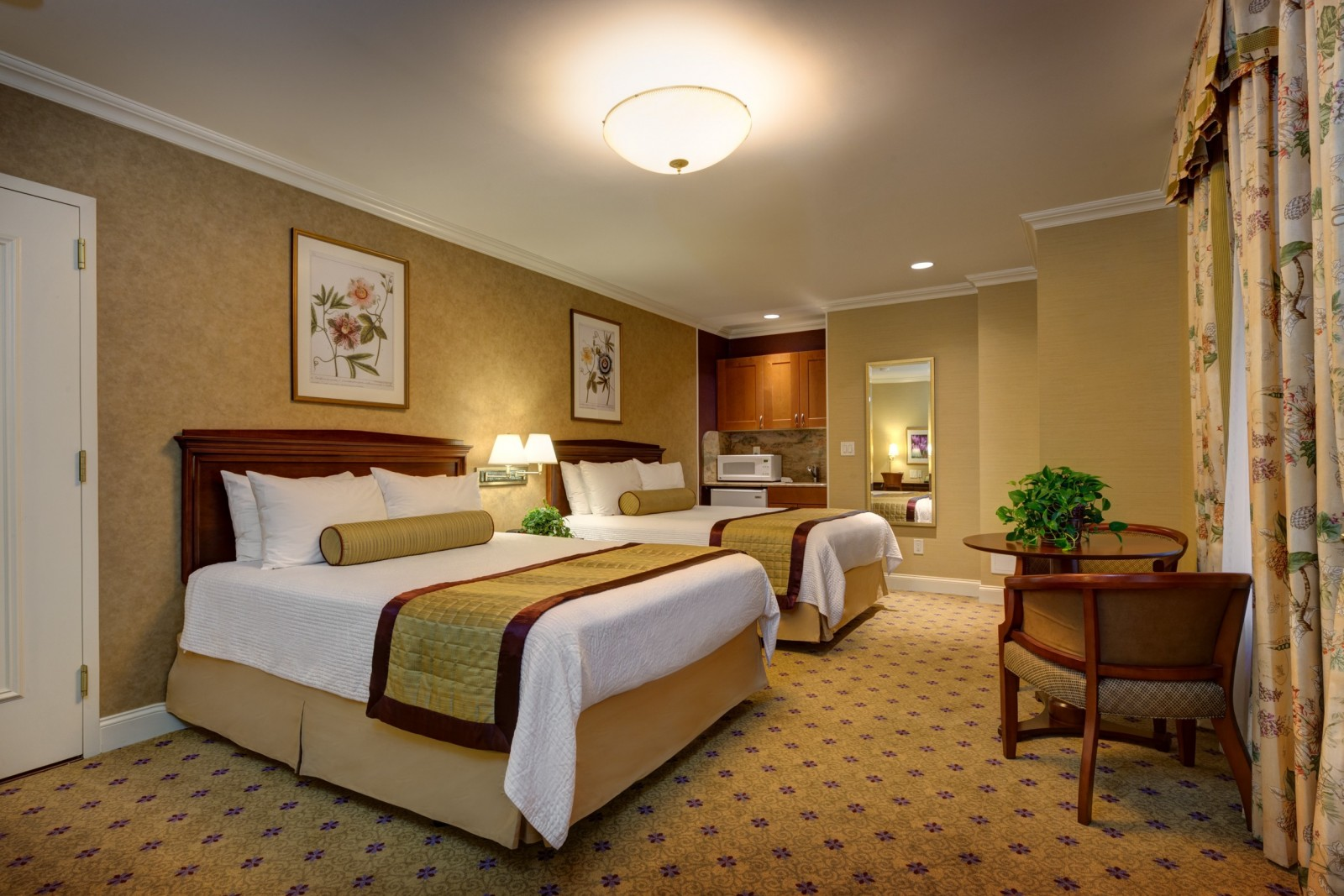 Standard Queen Rooms