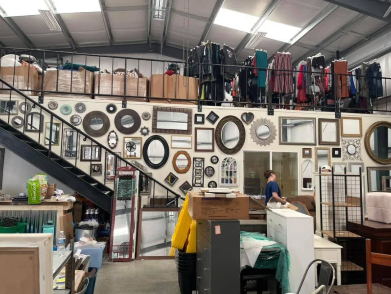  Discount Warehouse