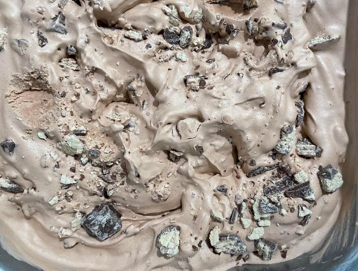 Kit Kat Flavoured Ice Cream