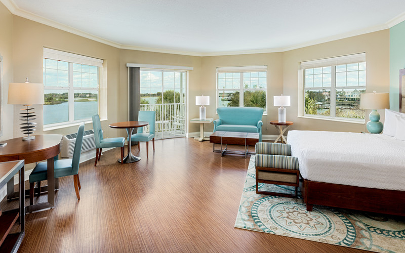 Lakefront Grand Suite