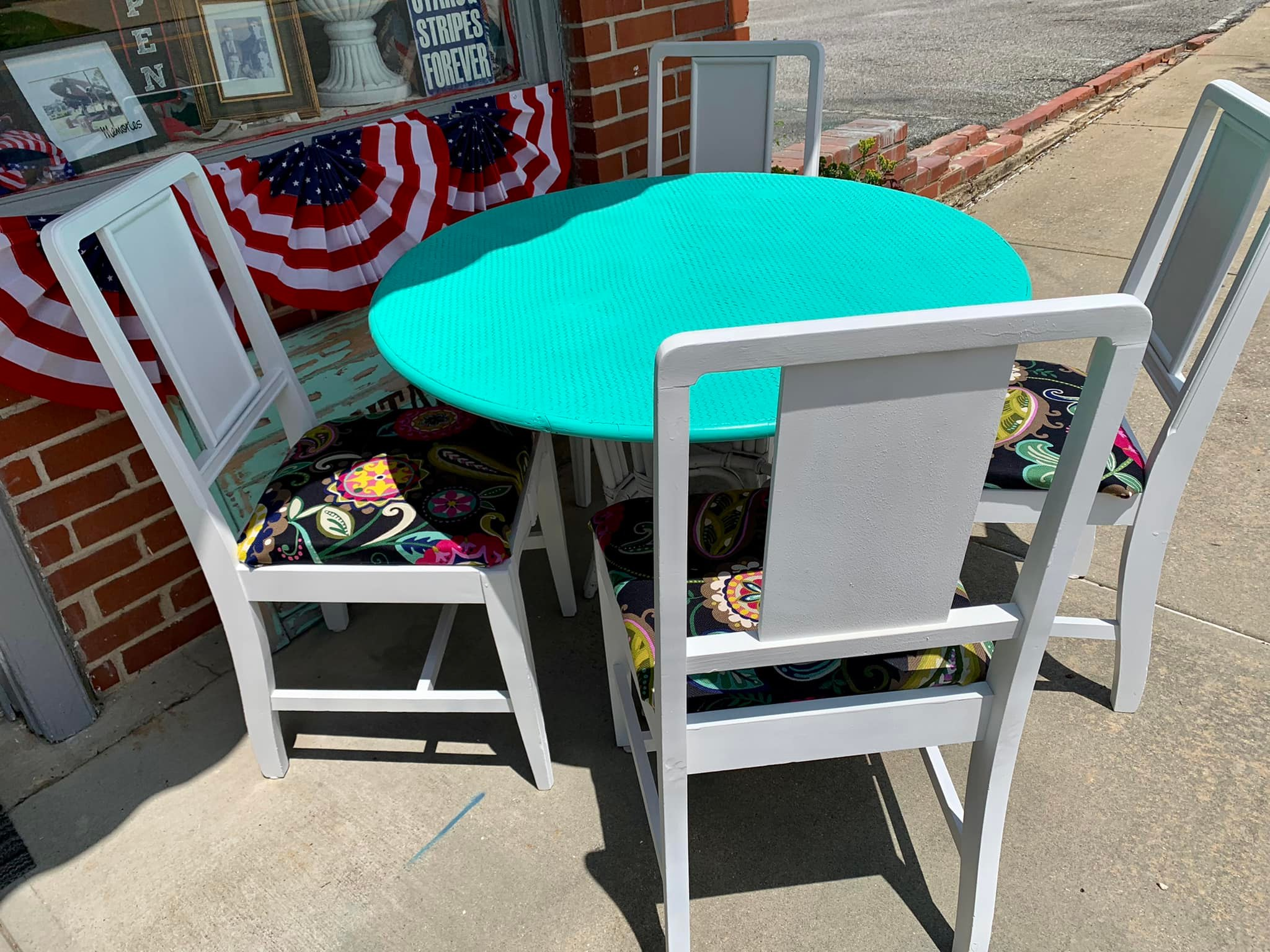 Outdoor Table and Chair