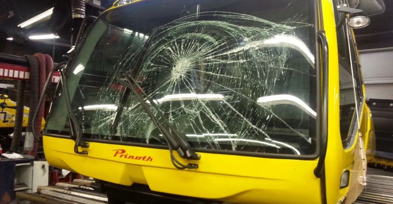 Large Vehicles Glass Repair & Replacement