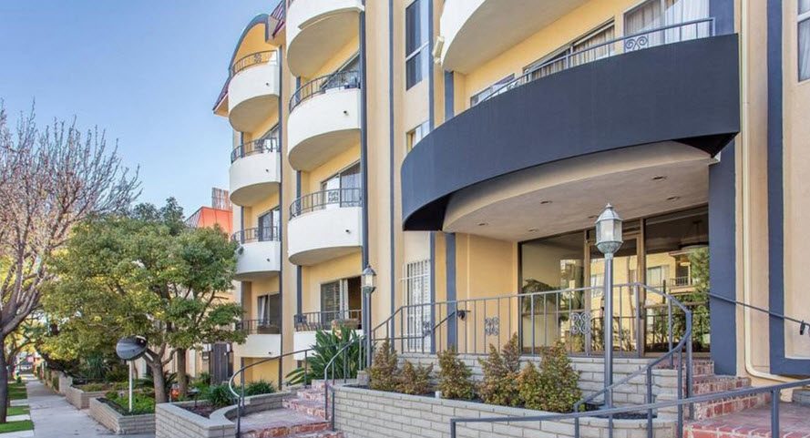 Condominium 
