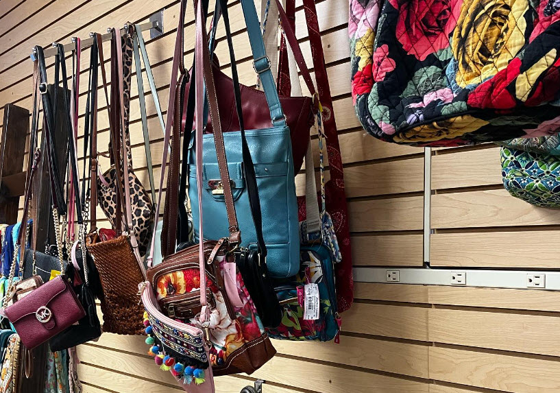 boutique handbag display ideas