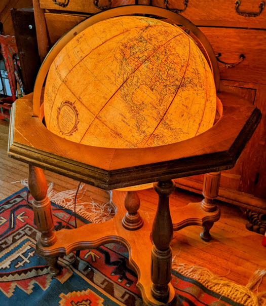 Vintage 20-in Globe Light