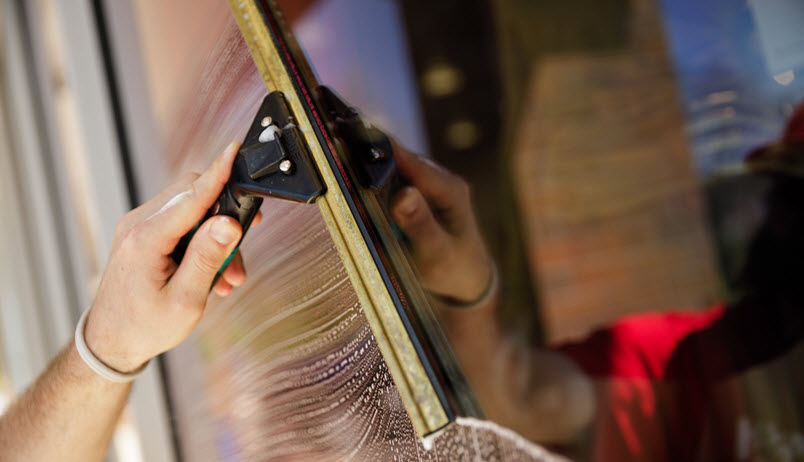 Mirror Cleaning