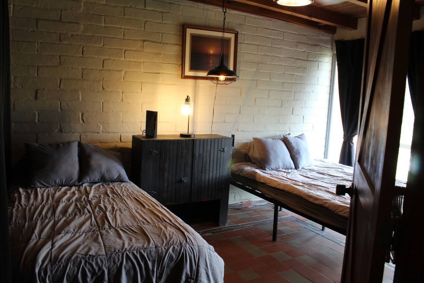 Book A Room: The Tourister