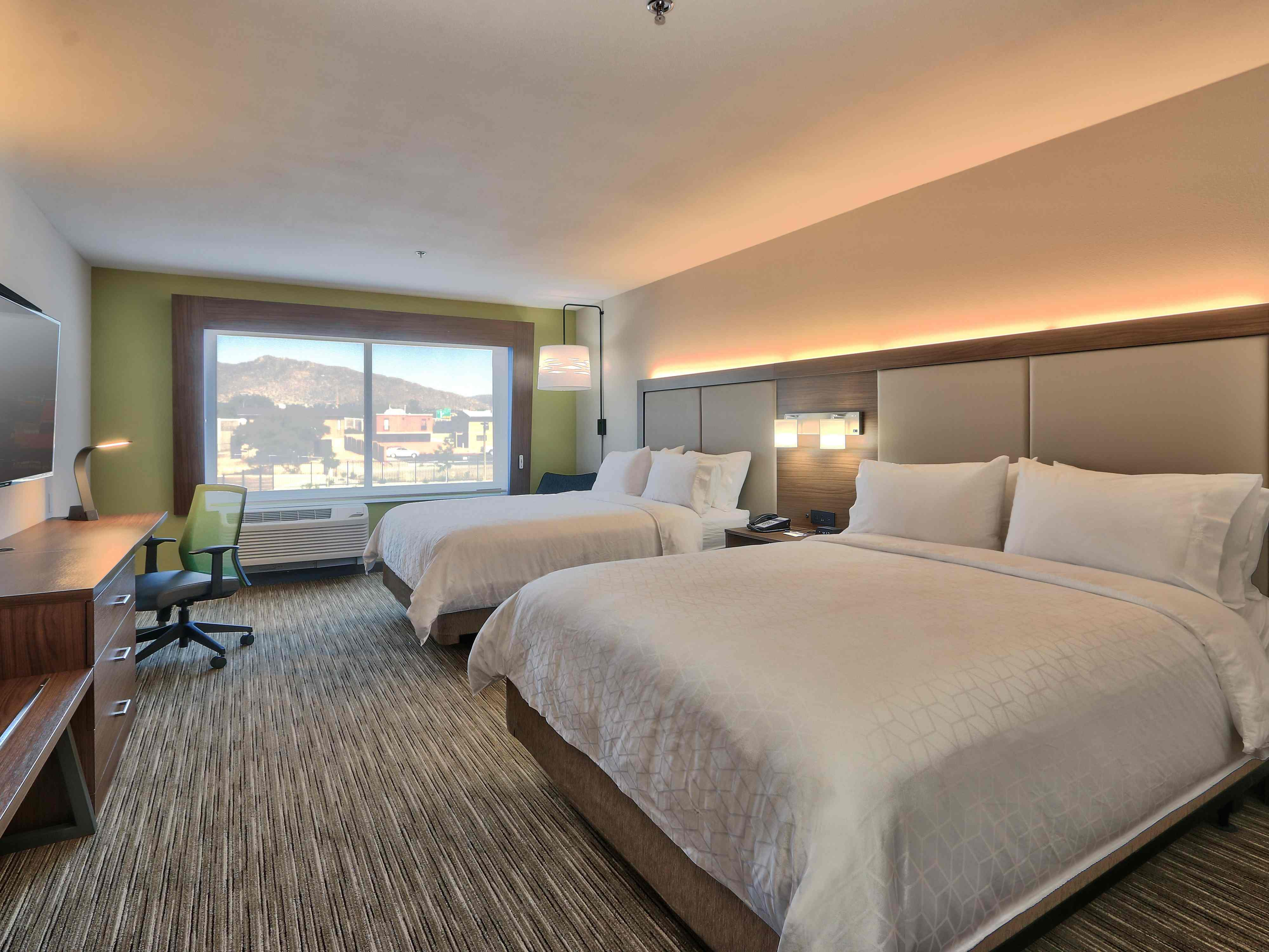 Guest Rooms & Suites 