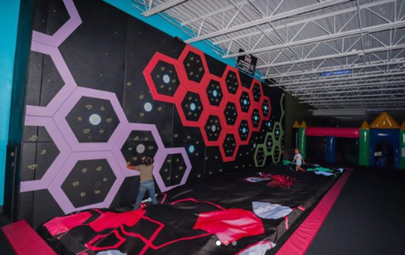 Traverse Climbing Wall 