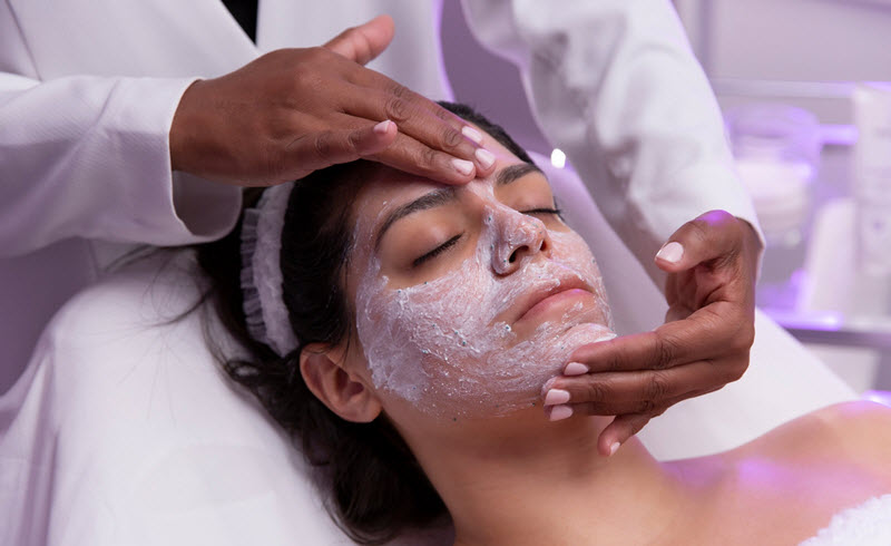 Relaxation Facial