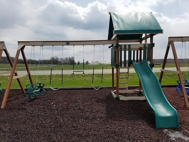 Playgrounds & Swing Sets