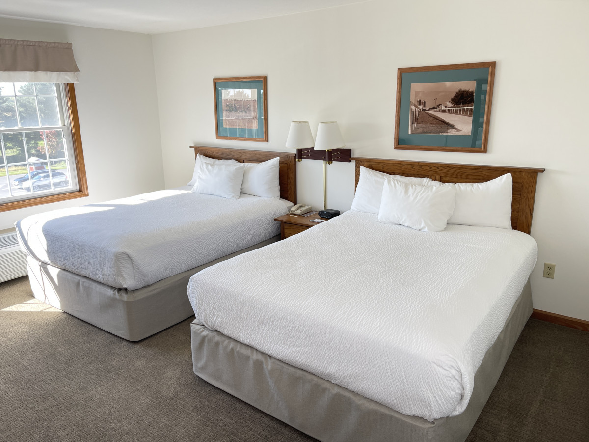 Rooms & Suites