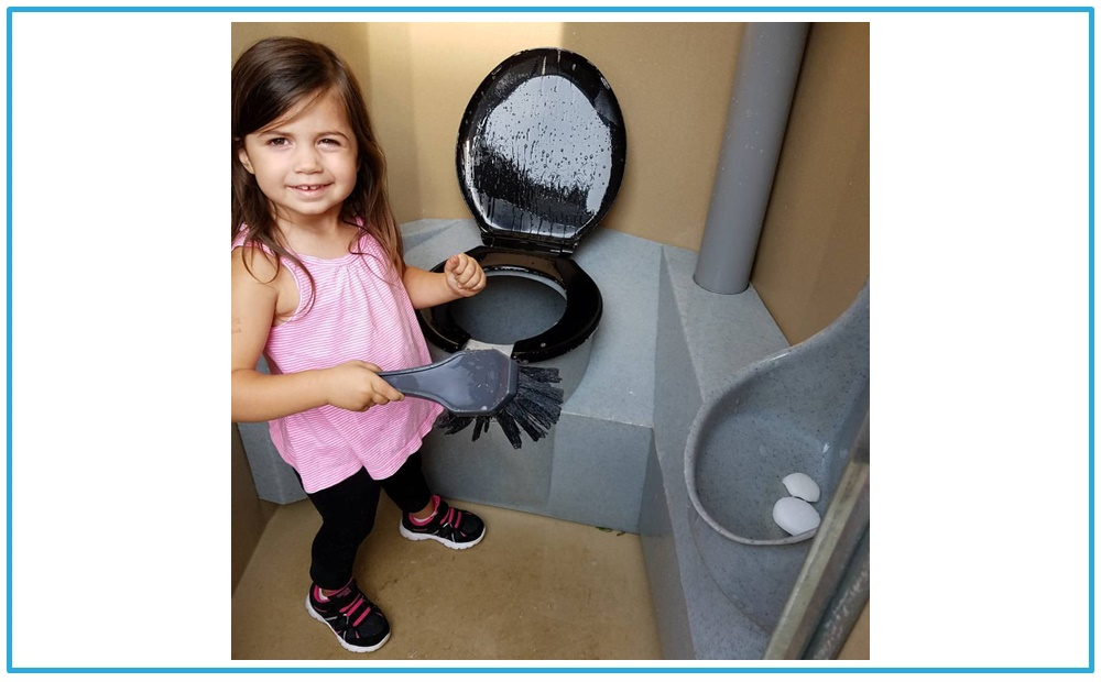 Portable Toilet with Sink