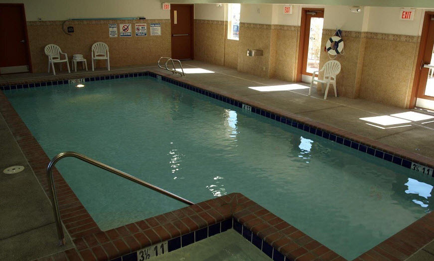  Indoor Heated Pool & Jacuzzi