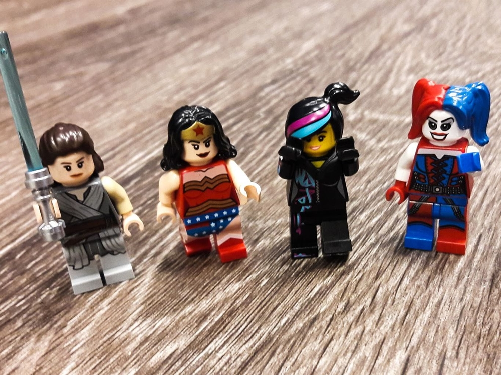 Minifigs