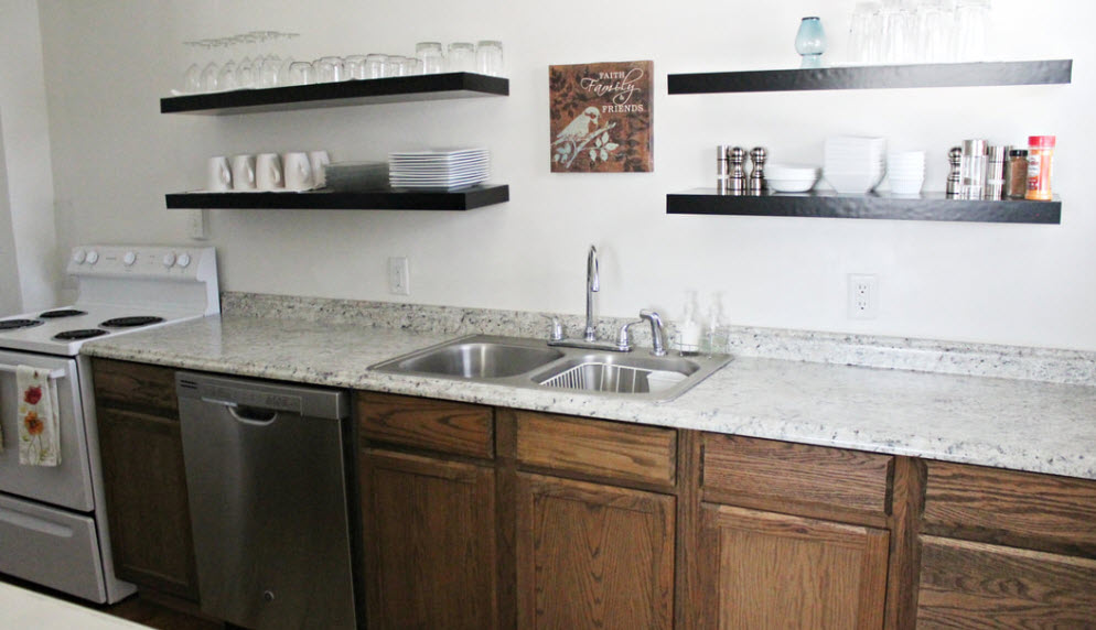 Full Kitchen and Dining Room