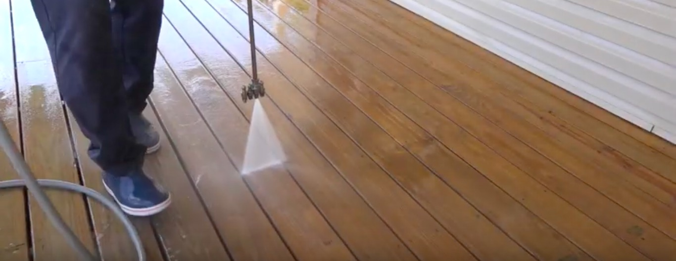 Wood Deck & Fence Cleaning