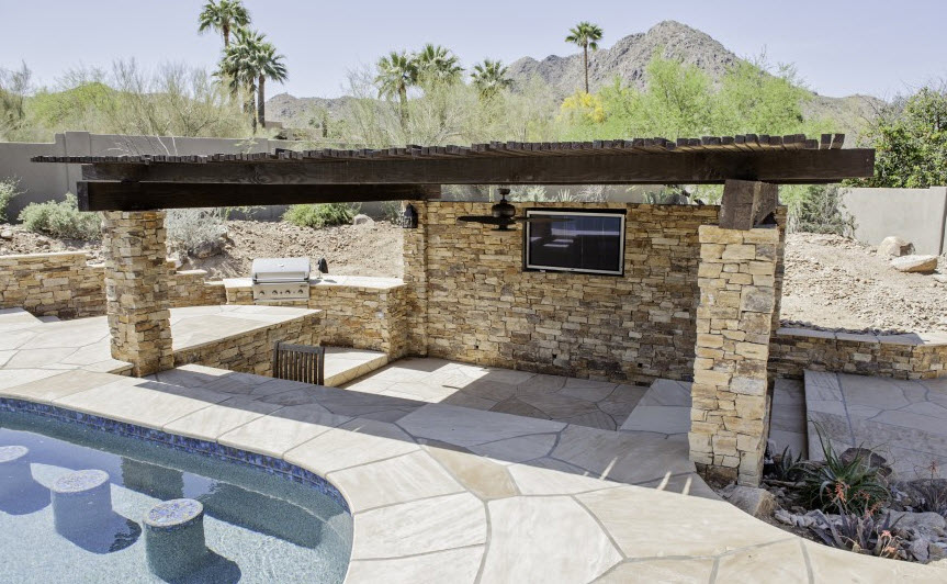 Outdoor Kitchen and Bbqs