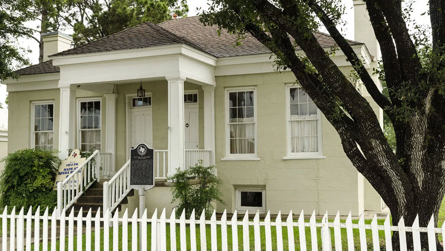 Tours Of The Dilue Rose Harris House