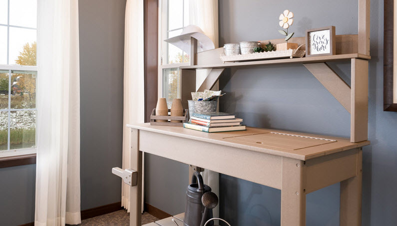 Quartz Countertops & Soft-Close Drawers