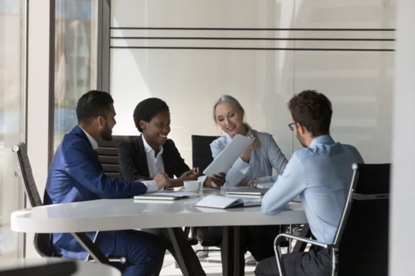 Full-service HR for middle market