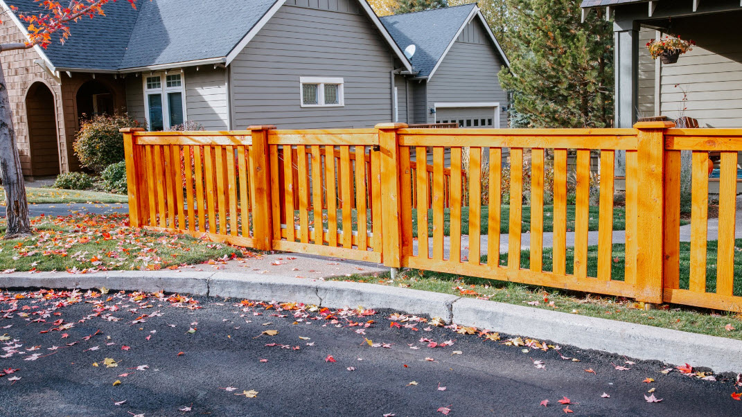 Picket Wood Fencing