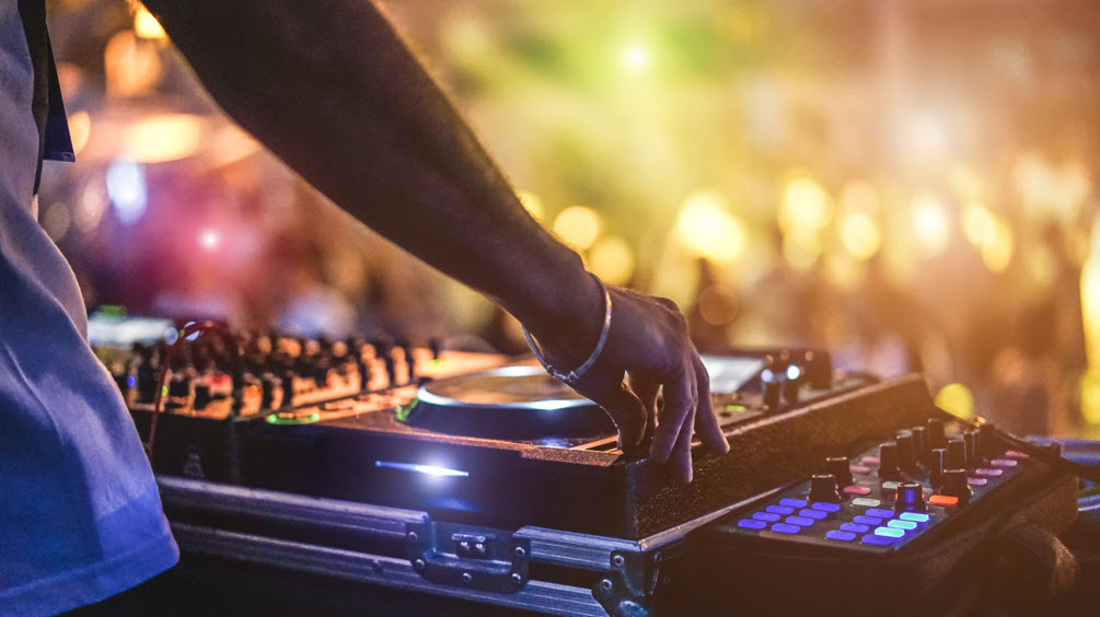 DJ