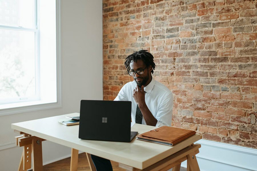 Complimentary Wi-Fi & Workstation