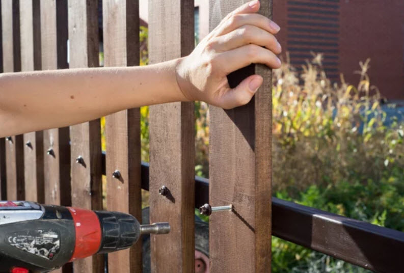 Fence Repair and Maintenance
