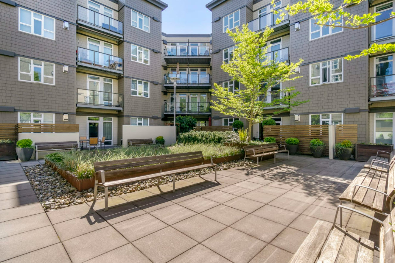 Private Landscaped Courtyard