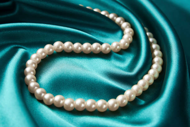 Classic Pearl Necklace