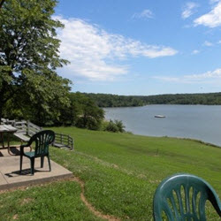 Lakeside Dining