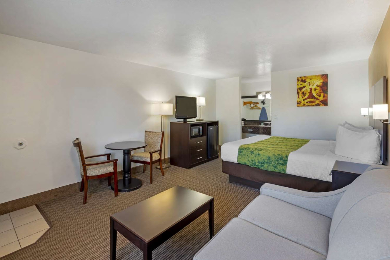 1 King Bed